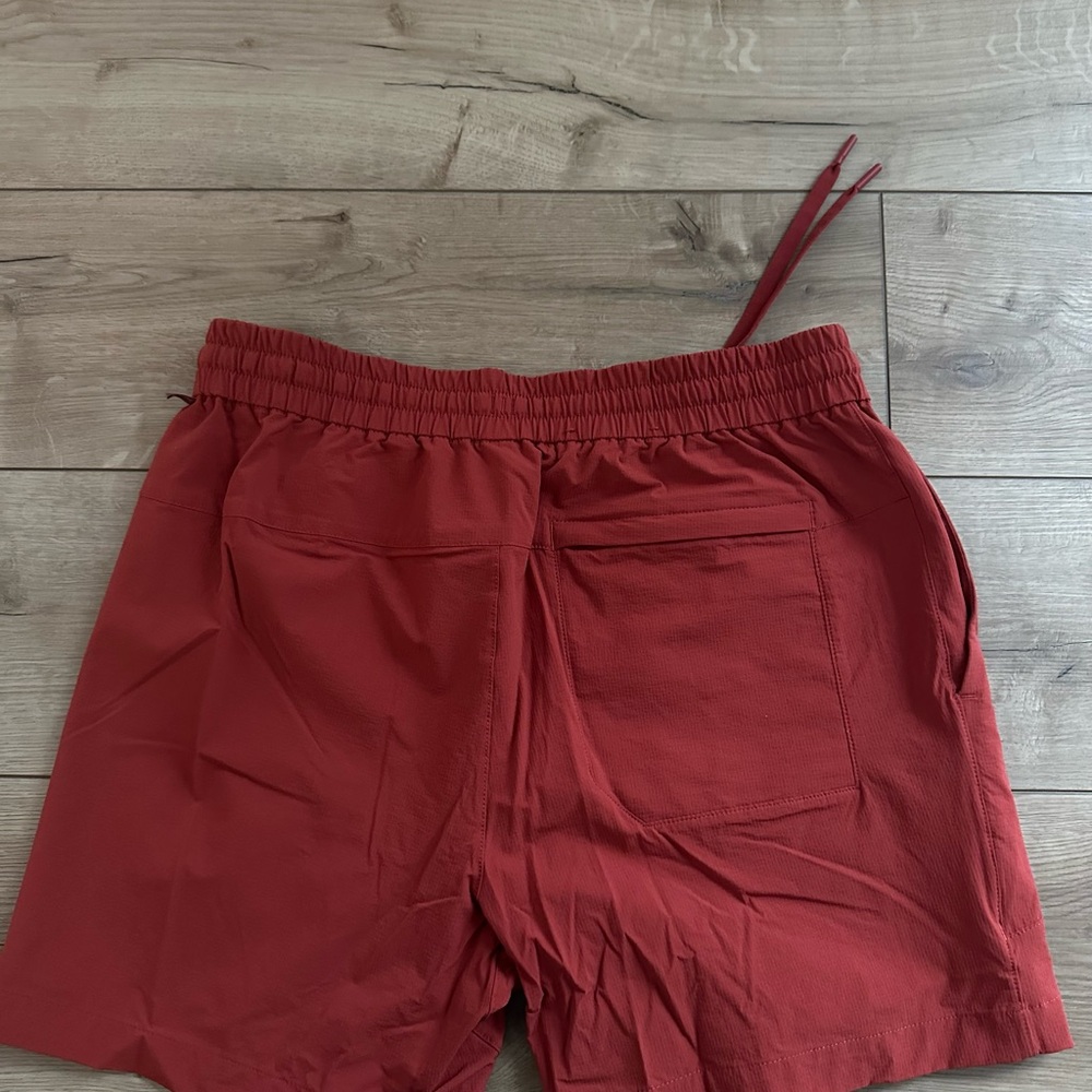 Lululemon Ripstop Stretch Short 7” - Picture 2 of 2